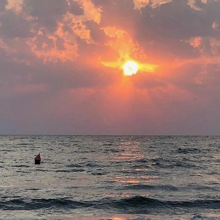 Theo Summerland Seaview Apartman Mamaia Kültér fotó