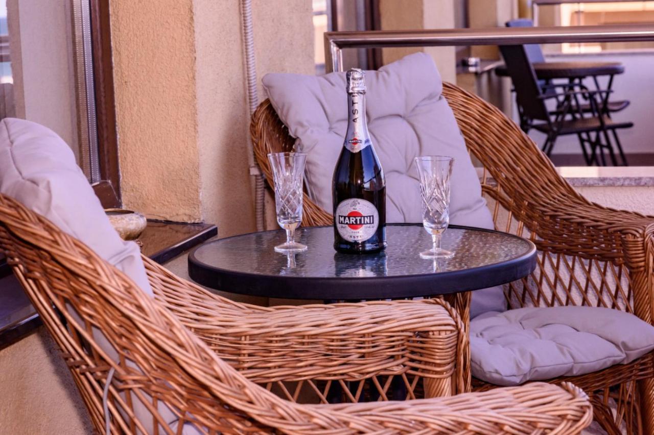 Theo Summerland Seaview Apartman Mamaia Kültér fotó
