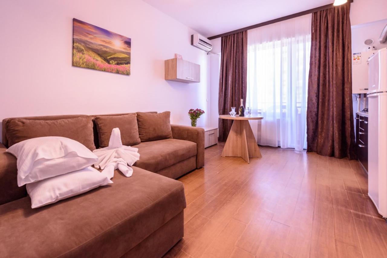 Theo Summerland Seaview Apartman Mamaia Kültér fotó